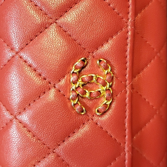 Chanel Wallet - Picture 2 of 5